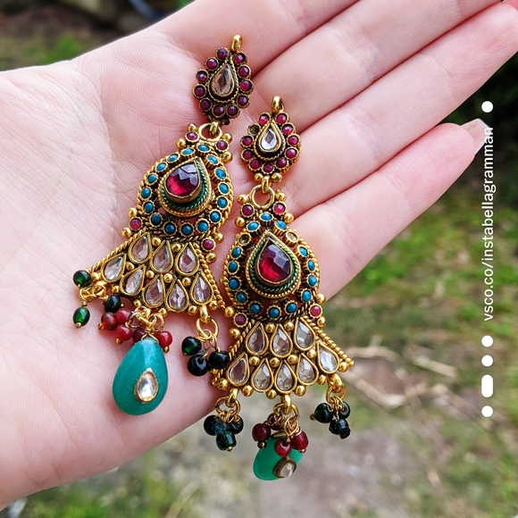 Balinese Style Garnet and Jade Earrings - Picture 2 of 5